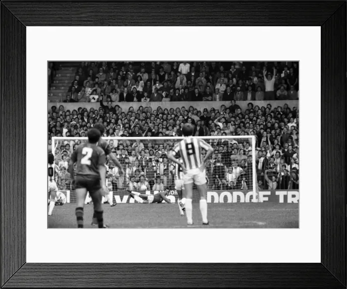 Framed Print : English League Division One match. Stoke City 2 v Arsenal 1 August 1982 Framed Print : English League Division One match. Stoke City 2 v Arsenal 1 August 1982