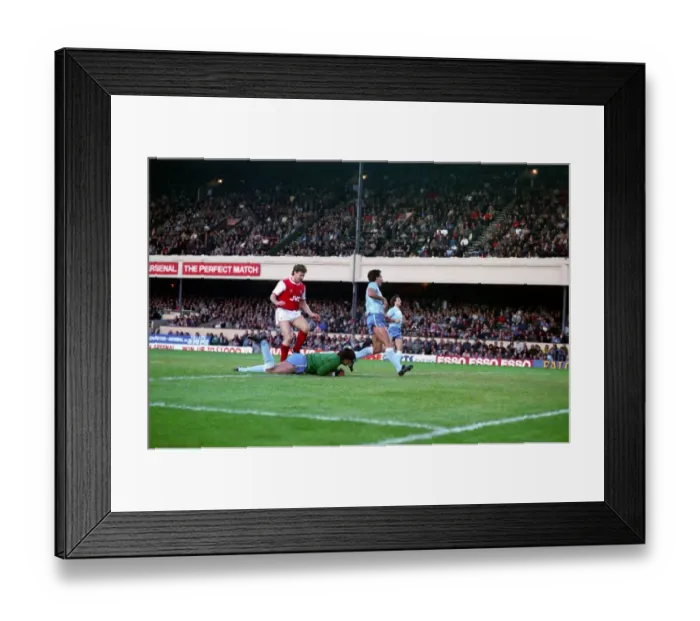 Framed Print : Division One Football 1985 / 86 Season. Arsenal v Manchester City, Highbury Framed Print : Division One Football 1985 / 86 Season. Arsenal v Manchester City, Highbury