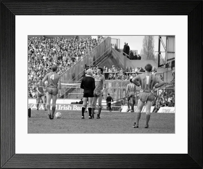 Framed Print : Chelsea 0 v. Liverpool 1. Division One Football. May 1986 LF19-12-060