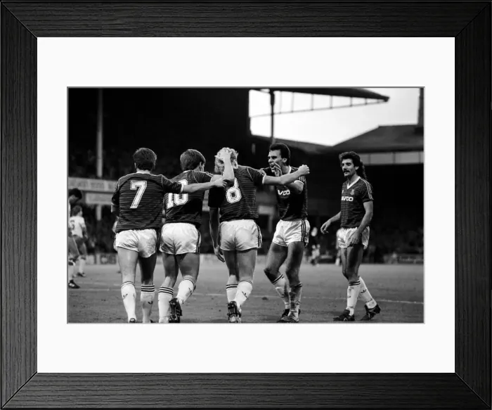 Framed Print : Division One Football 1985 / 86 Season. West Ham v Everton, Upton Park Framed Print : Division One Football 1985 / 86 Season. West Ham v Everton, Upton Park