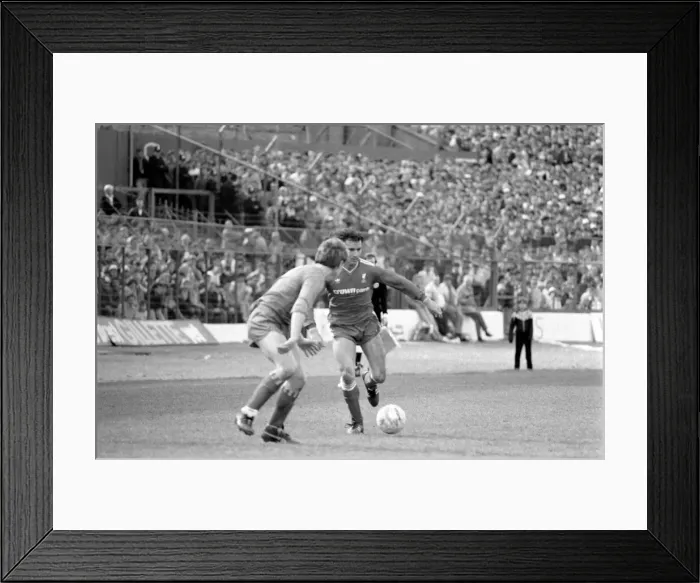 Framed Print : Chelsea 0 v. Liverpool 1. Division One Football. May 1986 LF19-12-071 Framed Print : Chelsea 0 v. Liverpool 1. Division One Football. May 1986 LF19-12-071