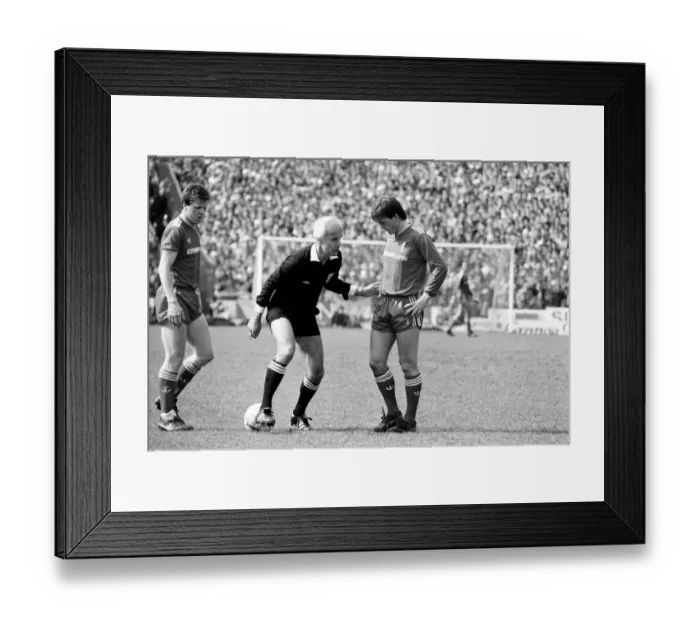 Framed Print : Chelsea 0 v. Liverpool 1. Division One Football. May 1986 LF19-12-058 Framed Print : Chelsea 0 v. Liverpool 1. Division One Football. May 1986 LF19-12-058
