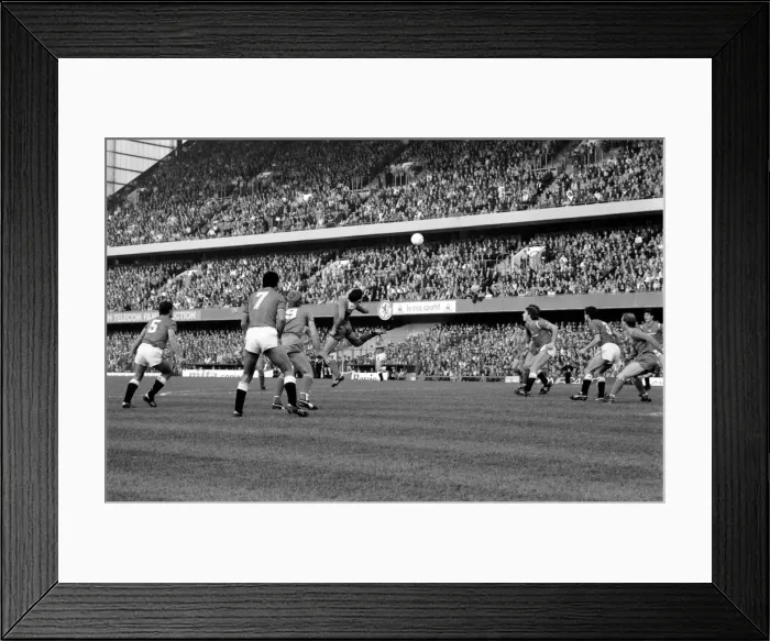 Framed Print : Division One Football 1985  /  86 Season Chelsea v Manchester United, Stamford Bridge