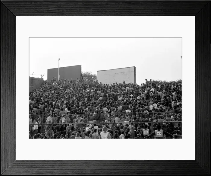 Framed Print : Division One Football 1985  /  86 Season Chelsea v Manchester United, Stamford Bridge