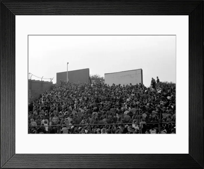 Framed Print : Division One Football 1985 / 86 Season Chelsea v Manchester United, Stamford Bridge Framed Print : Division One Football 1985 / 86 Season Chelsea v Manchester United, Stamford Bridge