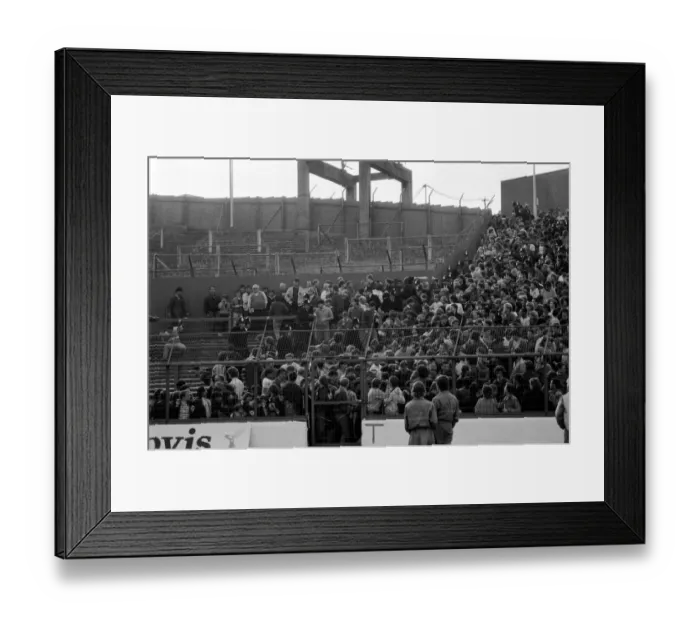 Framed Print : Division One Football 1985 / 86 Season Chelsea v Manchester United, Stamford Bridge Framed Print : Division One Football 1985 / 86 Season Chelsea v Manchester United, Stamford Bridge