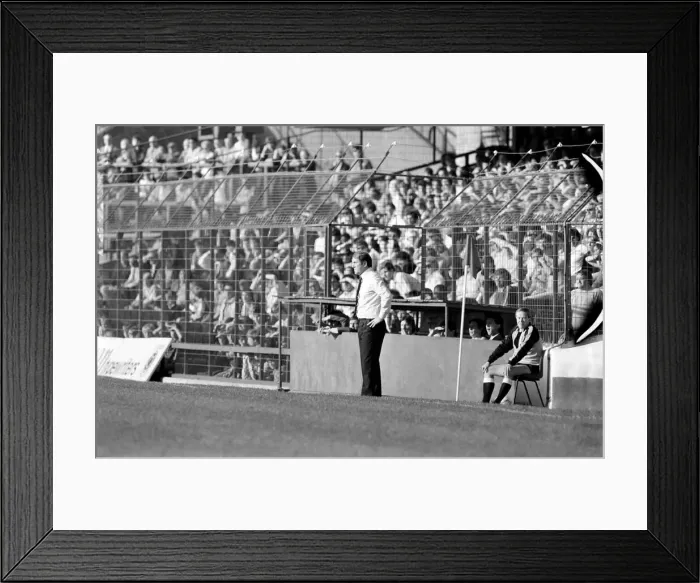 Framed Print : Division One Football 1985  /  86 Season, Chelsea v Everton, Stamford Bridge