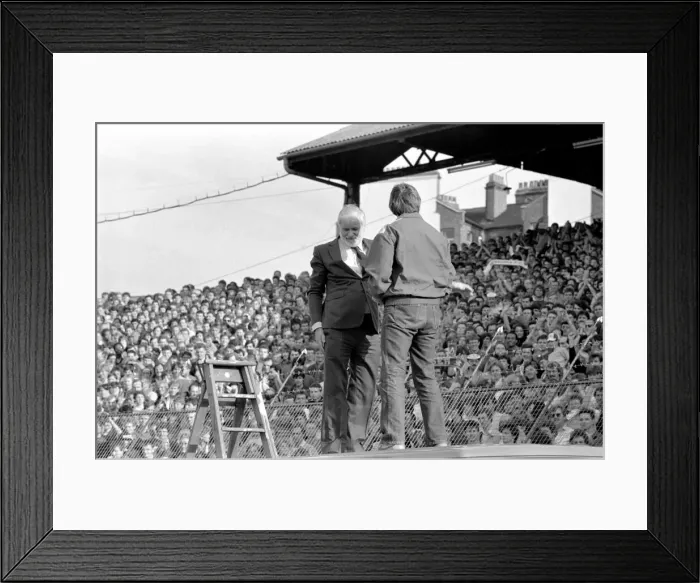 Framed Print : Division One Football 1985 / 86 Season, Chelsea v Everton, Stamford Bridge Framed Print : Division One Football 1985 / 86 Season, Chelsea v Everton, Stamford Bridge