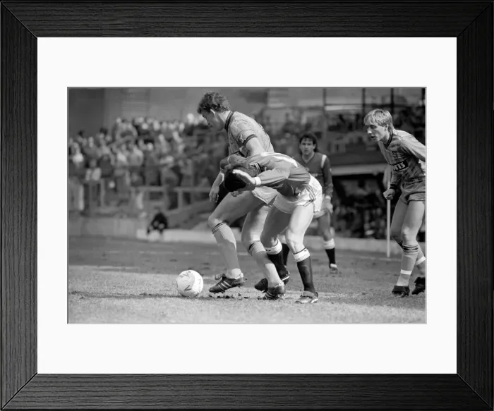 Framed Print : Coventry 1 v. Manchester United 3. Division One Football April 1986 LF19-07-032 Framed Print : Coventry 1 v. Manchester United 3. Division One Football April 1986 LF19-07-032