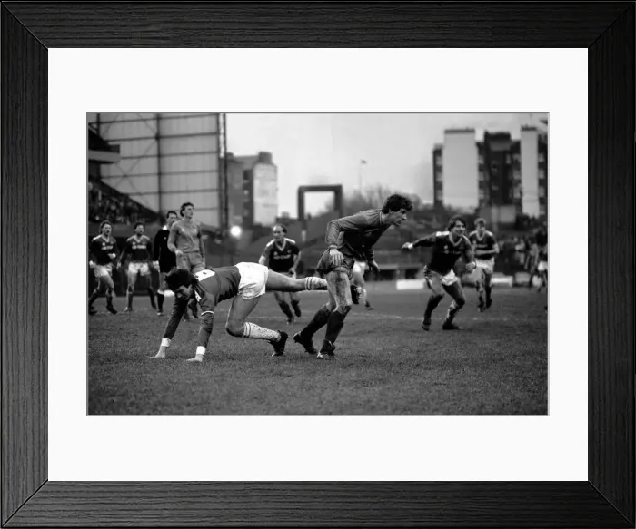 Framed Print : Chelsea 2 v. Leicester 2. Division One Football February 1986 LF18-04-047 Framed Print : Chelsea 2 v. Leicester 2. Division One Football February 1986 LF18-04-047