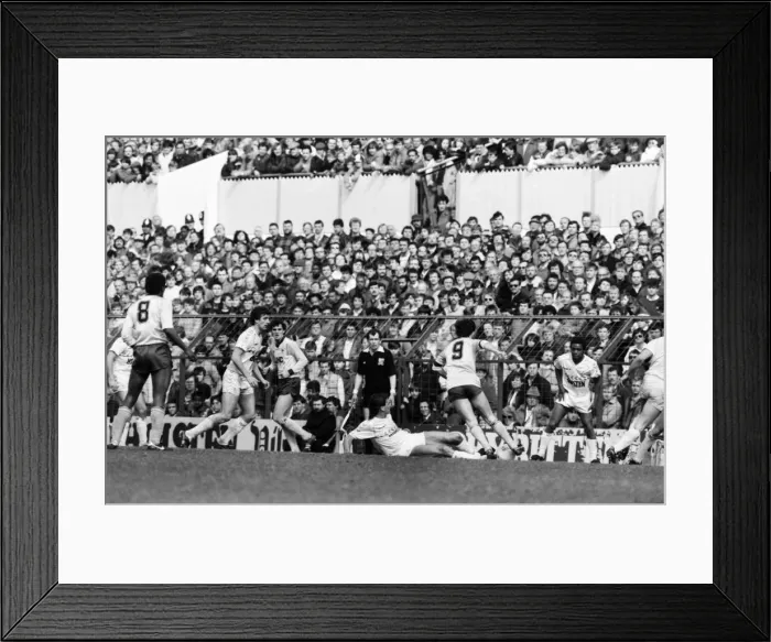 Framed Print : Tottenham Hotspur 1 v. Arsenal 0. Division One Football March 1986 LF19-05-009 Framed Print : Tottenham Hotspur 1 v. Arsenal 0. Division One Football March 1986 LF19-05-009