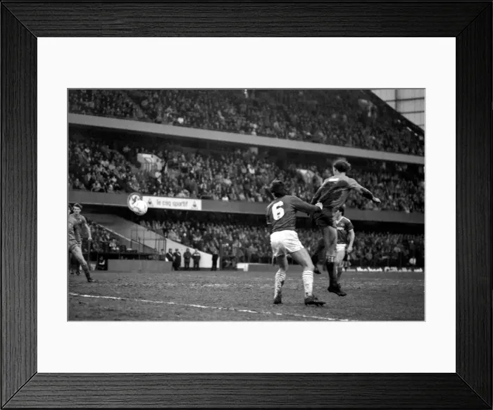 Framed Print : Chelsea 2 v. Leicester 2. Division One Football February 1986 LF18-04-038 Framed Print : Chelsea 2 v. Leicester 2. Division One Football February 1986 LF18-04-038