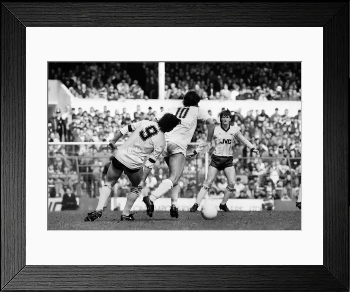 Framed Print : Tottenham Hotspur 1 v. Arsenal 0. Division One Football March 1986 LF19-05-039 Framed Print : Tottenham Hotspur 1 v. Arsenal 0. Division One Football March 1986 LF19-05-039
