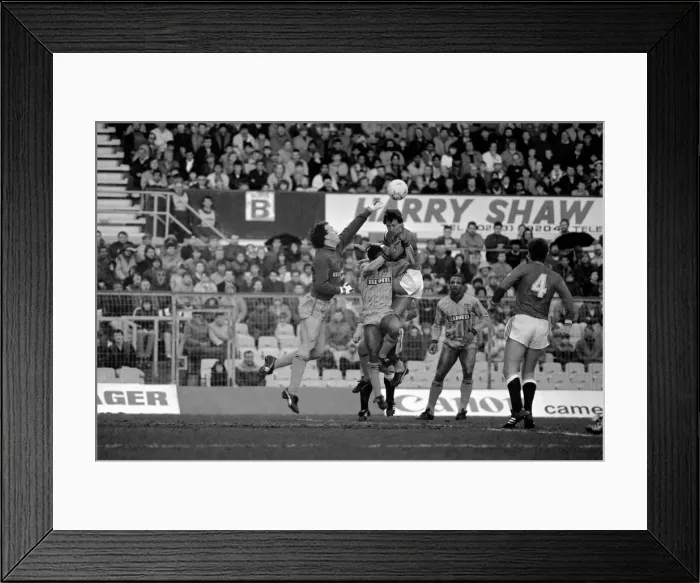 Framed Print : Coventry 1 v. Manchester United 3. Division One Football April 1986 LF19-07-001 Framed Print : Coventry 1 v. Manchester United 3. Division One Football April 1986 LF19-07-001