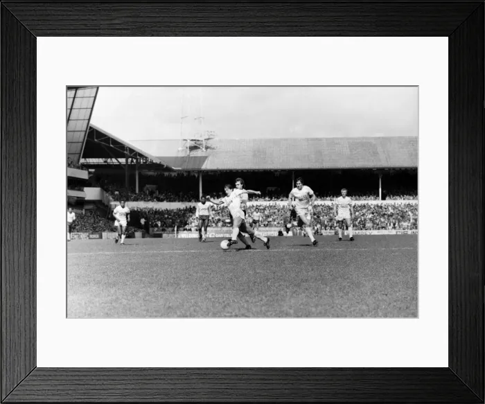 Framed Print : Tottenham Hotspur 1 v. Arsenal 0. Division One Football March 1986 LF19-05-074 Framed Print : Tottenham Hotspur 1 v. Arsenal 0. Division One Football March 1986 LF19-05-074