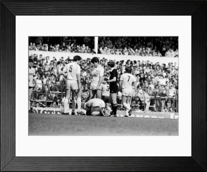 Framed Print : Tottenham Hotspur 1 v. Arsenal 0. Division One Football March 1986 LF19-05-041 Framed Print : Tottenham Hotspur 1 v. Arsenal 0. Division One Football March 1986 LF19-05-041