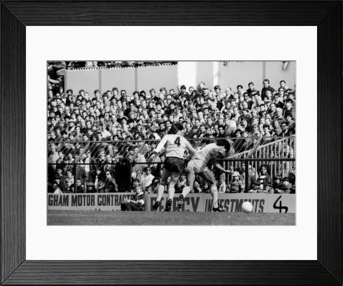 Framed Print : Tottenham Hotspur 1 v. Arsenal 0. Division One Football March 1986 LF19-05-045 Framed Print : Tottenham Hotspur 1 v. Arsenal 0. Division One Football March 1986 LF19-05-045