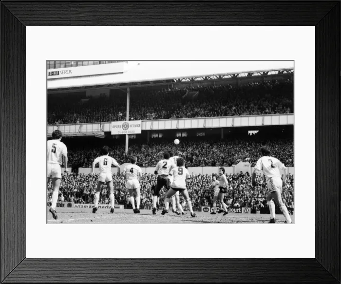 Framed Print : Tottenham Hotspur 1 v. Arsenal 0. Division One Football March 1986 LF19-05-063 Framed Print : Tottenham Hotspur 1 v. Arsenal 0. Division One Football March 1986 LF19-05-063
