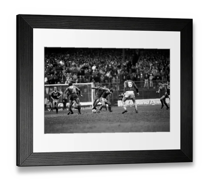Framed Print : Chelsea 2 v. Leicester 2. Division One Football February 1986 LF18-04-023