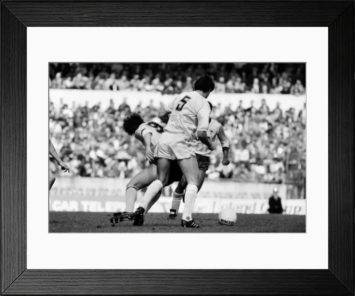 Framed Print : Tottenham Hotspur 1 v. Arsenal 0. Division One Football March 1986 LF19-05-035 Framed Print : Tottenham Hotspur 1 v. Arsenal 0. Division One Football March 1986 LF19-05-035