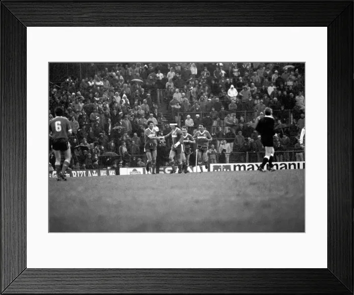 Framed Print : Arsenal 2 v. Luton 1. Division One Football. February 1986 LF18-03-065 Framed Print : Arsenal 2 v. Luton 1. Division One Football. February 1986 LF18-03-065