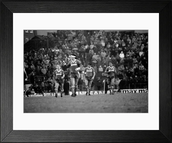 Framed Print : Arsenal 2 v. Luton 1. Division One Football. February 1986 LF18-03-063 Framed Print : Arsenal 2 v. Luton 1. Division One Football. February 1986 LF18-03-063