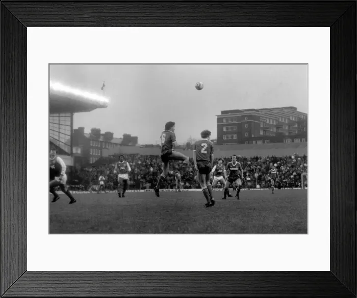 Framed Print : Arsenal 2 v. Luton 1. Division One Football. February 1986 LF18-03-059 Framed Print : Arsenal 2 v. Luton 1. Division One Football. February 1986 LF18-03-059