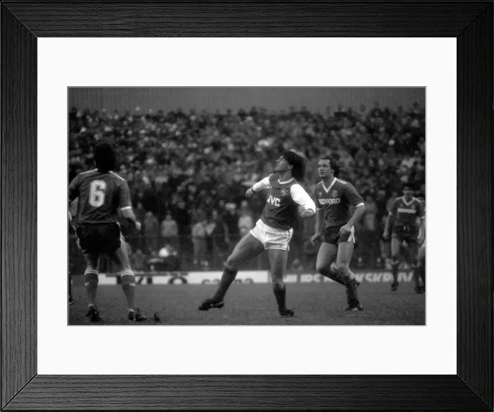 Framed Print : Arsenal 2 v. Luton 1. Division One Football. February 1986 LF18-03-056 Framed Print : Arsenal 2 v. Luton 1. Division One Football. February 1986 LF18-03-056