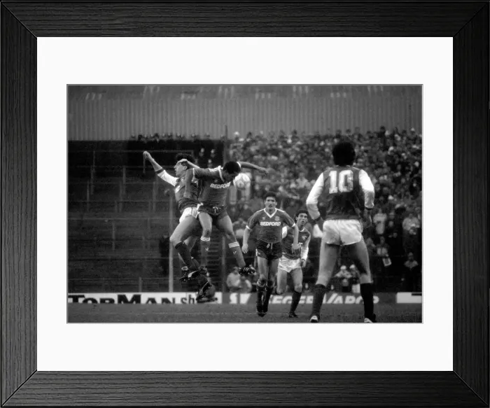Framed Print : Arsenal 2 v. Luton 1. Division One Football. February 1986 LF18-03-055 Framed Print : Arsenal 2 v. Luton 1. Division One Football. February 1986 LF18-03-055