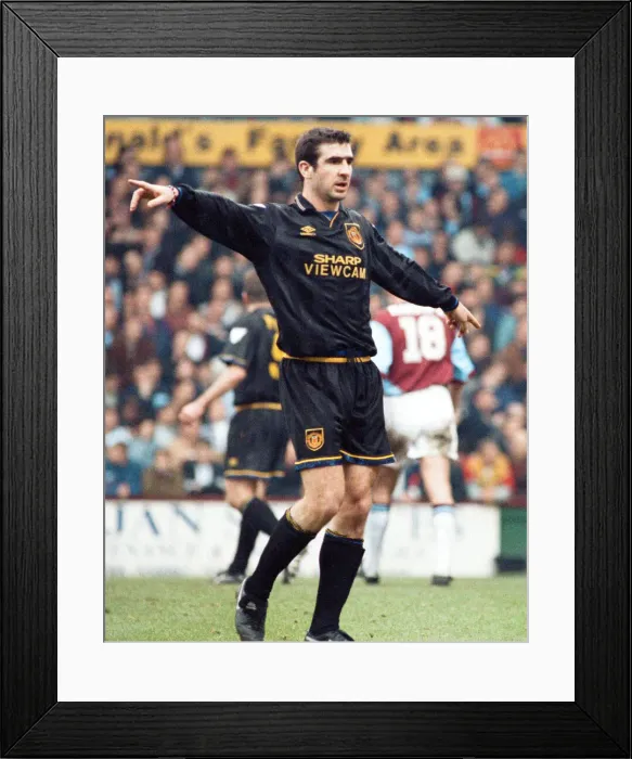 Framed Print : STRICTLY NO COMMERCIAL USE. FOR EDITORIAL USE ONLY. NO ONLINE / INTERNET USE WITHOUT A Framed Print : STRICTLY NO COMMERCIAL USE. FOR EDITORIAL USE ONLY. NO ONLINE / INTERNET USE WITHOUT A