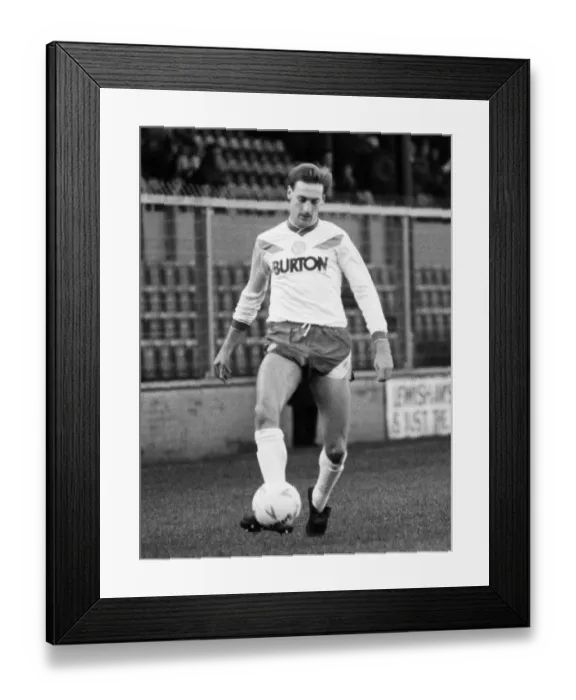 Framed Print : Division Two, Millwall v. Leeds, Action from the game, 4th November 1987 Framed Print : Division Two, Millwall v. Leeds, Action from the game, 4th November 1987