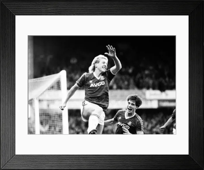 Framed Print : English League Division One match. West Ham United 2 v Everton 1 Framed Print : English League Division One match. West Ham United 2 v Everton 1