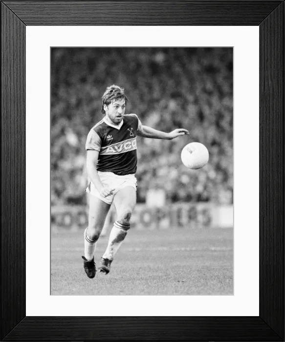 Framed Print : English League Division One match. West Ham United 0 v Everton 1
