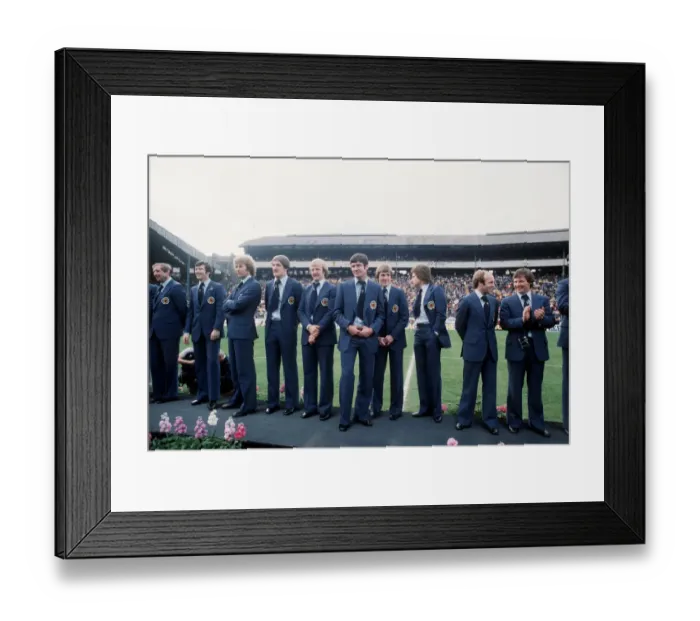 Framed Print : Scotland World Cup Squad 1978 at Hampden Park where they were cheered off by fans