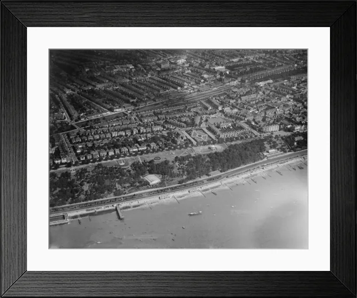 Framed Print : Aerial view of Southend-on-Sea. Circa 1929. Local Caption These are rough scans Framed Print : Aerial view of Southend-on-Sea. Circa 1929. Local Caption These are rough scans