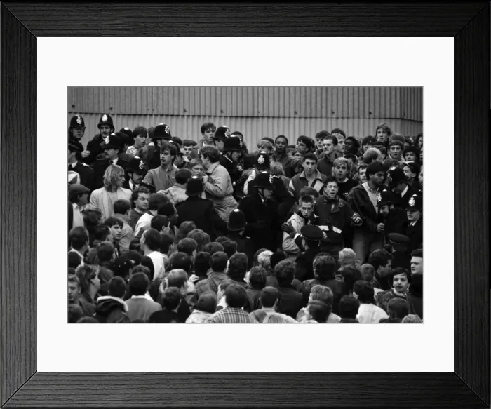 Framed Print : Arsenal 3 v. Chelsea 1. Division One Football. October 1986 LF20-14-001 Framed Print : Arsenal 3 v. Chelsea 1. Division One Football. October 1986 LF20-14-001