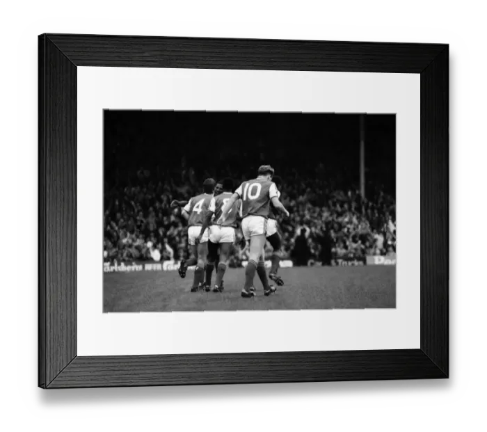 Framed Print : Arsenal 3 v. Chelsea 1. Division One Football. October 1986 LF20-14-068