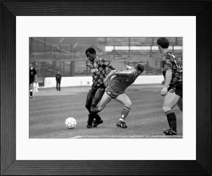 Framed Print : Chelsea 2 v. Manchester City 1. Division One Football. October 1986 LF20-09-089