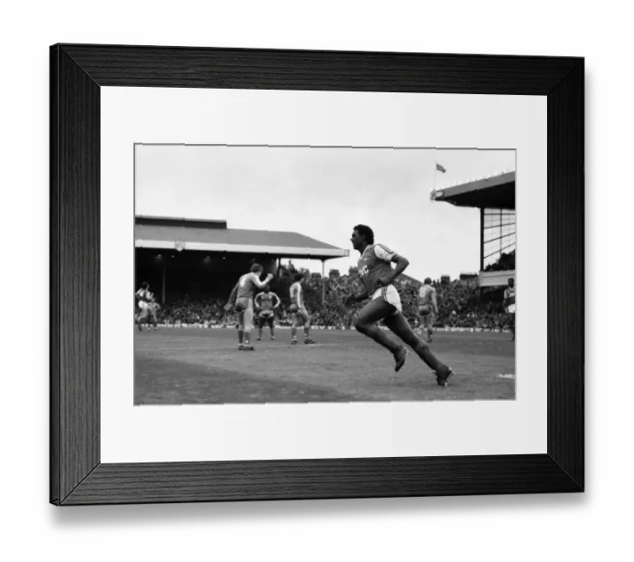 Framed Print : Arsenal 3 v. Chelsea 1. Division One Football. October 1986 LF20-14-049 Framed Print : Arsenal 3 v. Chelsea 1. Division One Football. October 1986 LF20-14-049
