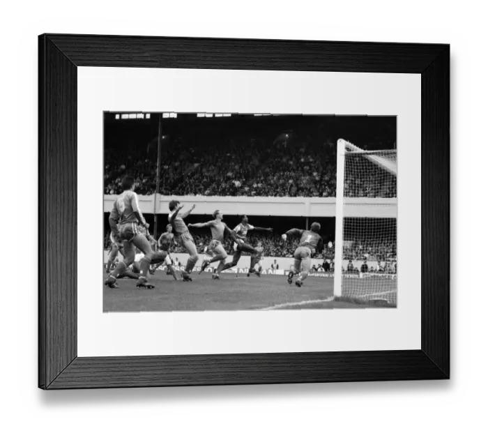Framed Print : Arsenal 3 v. Chelsea 1. Division One Football. October 1986 LF20-14-035 Framed Print : Arsenal 3 v. Chelsea 1. Division One Football. October 1986 LF20-14-035