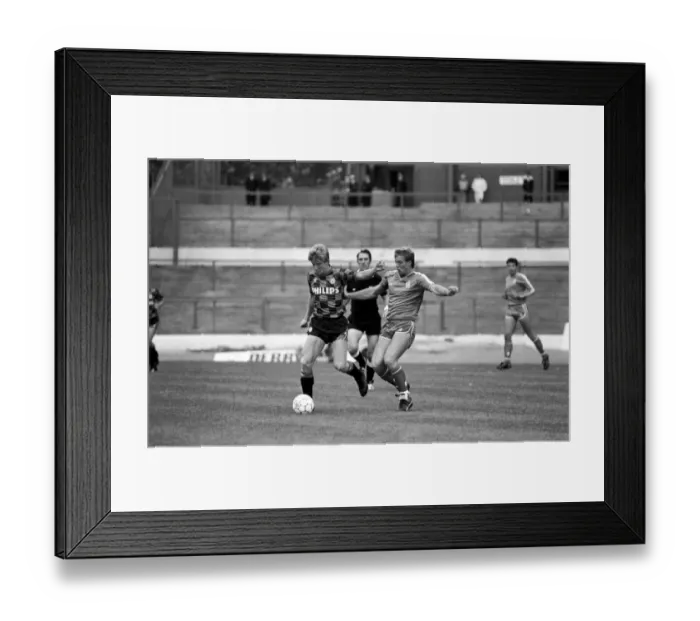 Framed Print : Chelsea 2 v. Manchester City 1. Division One Football. October 1986 LF20-09-096 Framed Print : Chelsea 2 v. Manchester City 1. Division One Football. October 1986 LF20-09-096