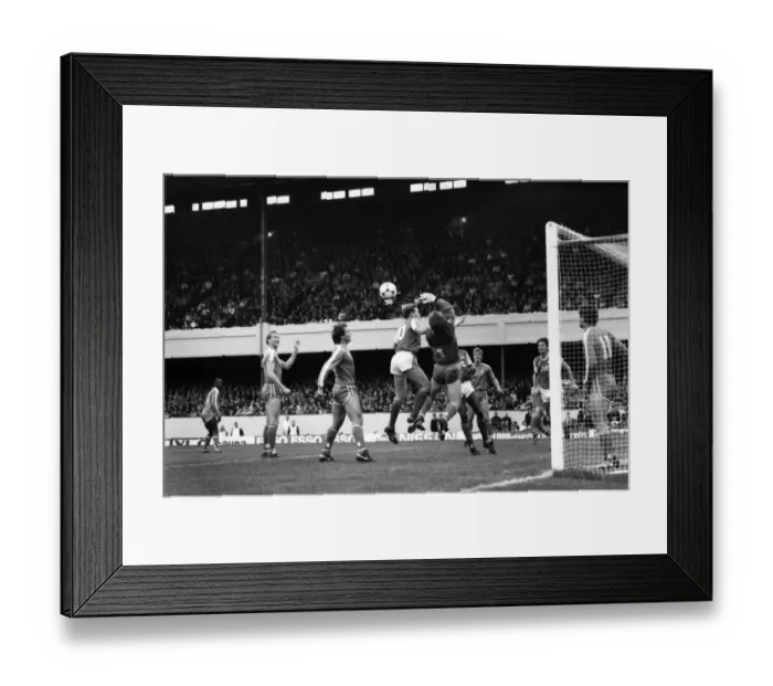 Framed Print : Arsenal 3 v. Chelsea 1. Division One Football. October 1986 LF20-14-054 Framed Print : Arsenal 3 v. Chelsea 1. Division One Football. October 1986 LF20-14-054