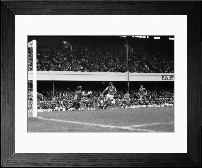 Framed Print : Arsenal 3 v. Chelsea 1. Division One Football. October 1986 LF20-14-066 Framed Print : Arsenal 3 v. Chelsea 1. Division One Football. October 1986 LF20-14-066