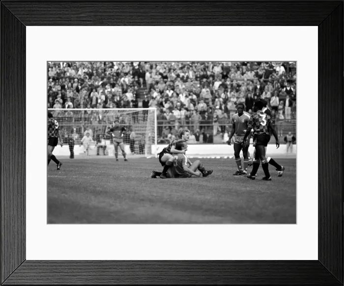 Framed Print : Chelsea 2 v. Manchester City 1. Division One Football. October 1986 LF20-09-101 Framed Print : Chelsea 2 v. Manchester City 1. Division One Football. October 1986 LF20-09-101