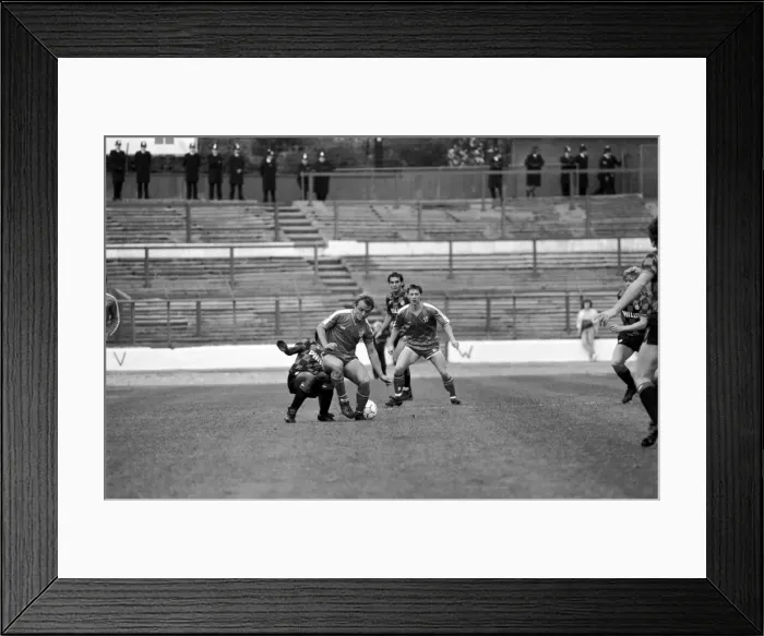 Framed Print : Chelsea 2 v. Manchester City 1. Division One Football. October 1986 LF20-09-092 Framed Print : Chelsea 2 v. Manchester City 1. Division One Football. October 1986 LF20-09-092