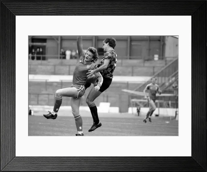 Framed Print : Chelsea 2 v. Manchester City 1. Division One Football. October 1986 LF20-09-081 Framed Print : Chelsea 2 v. Manchester City 1. Division One Football. October 1986 LF20-09-081
