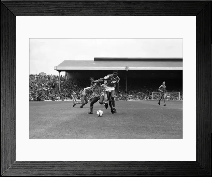 Framed Print : Arsenal 3 v. Chelsea 1. Division One Football. October 1986 LF20-14-029 Framed Print : Arsenal 3 v. Chelsea 1. Division One Football. October 1986 LF20-14-029