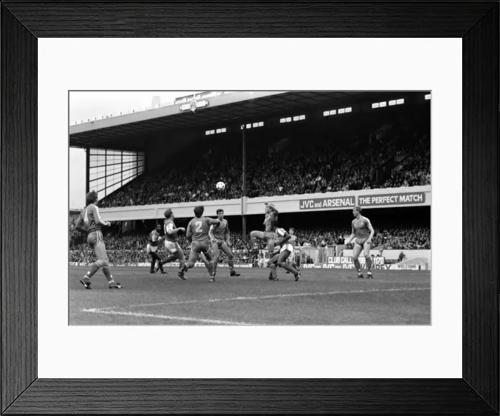Framed Print : Arsenal 3 v. Chelsea 1. Division One Football. October 1986 LF20-14-023
