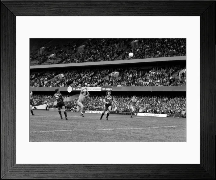 Framed Print : Chelsea 2 v. Manchester City 1. Division One Football. October 1986 LF20-09-077 Framed Print : Chelsea 2 v. Manchester City 1. Division One Football. October 1986 LF20-09-077