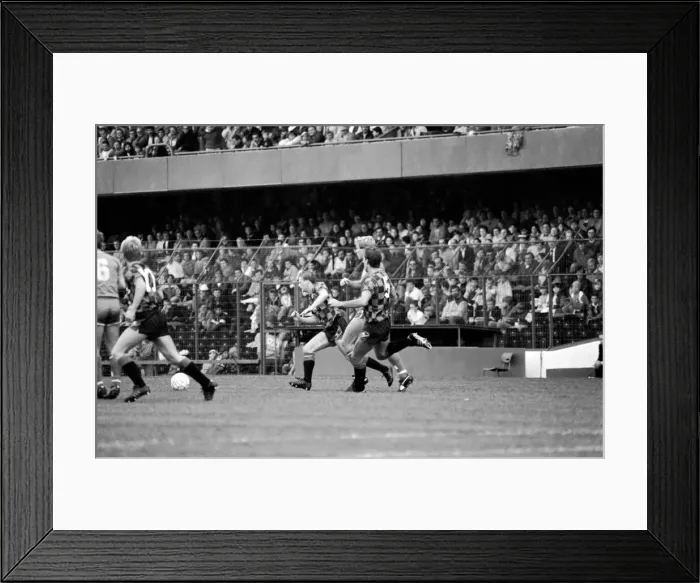 Framed Print : Chelsea 2 v. Manchester City 1. Division One Football. October 1986 LF20-09-103 Framed Print : Chelsea 2 v. Manchester City 1. Division One Football. October 1986 LF20-09-103